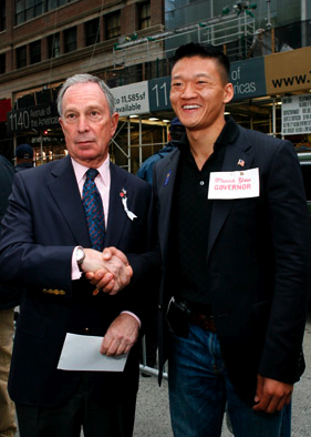 Mayor Bloomberg with Dan Choi NYC Mayor Bloomberg with Lt. Dan Choi