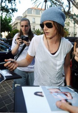 moennig_autograph