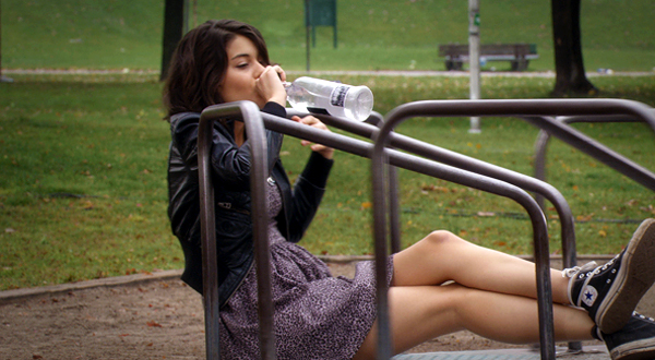 Skins US Episode 102 Recap: Tea is a Lesbian Who Likes To Kiss Girls