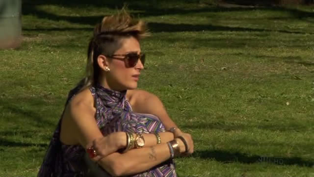 6b-her-hair-though