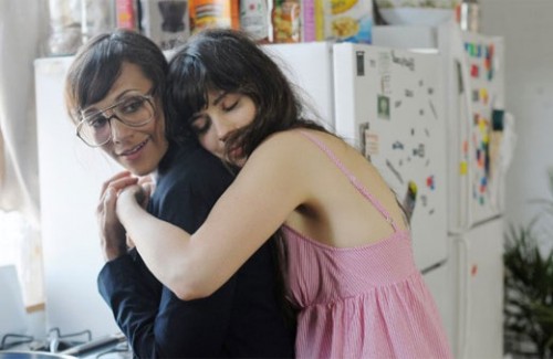 zooey-deschanel-rashida-jones-our-idiot-brother