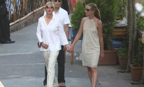 ellen_degeneres_and_portia_de_rossi_have_tied_the_knot