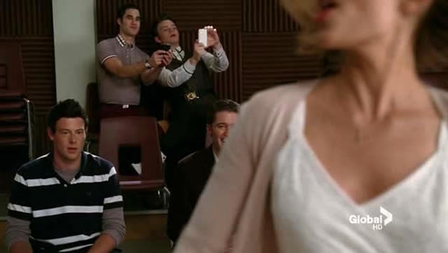 7b-ahaha-kurt-and-blaine