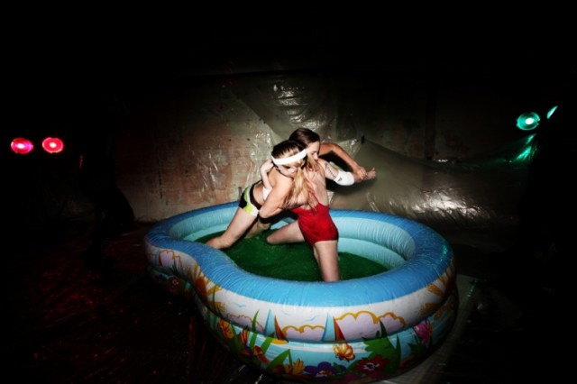 JelloWrestling_002-750x500