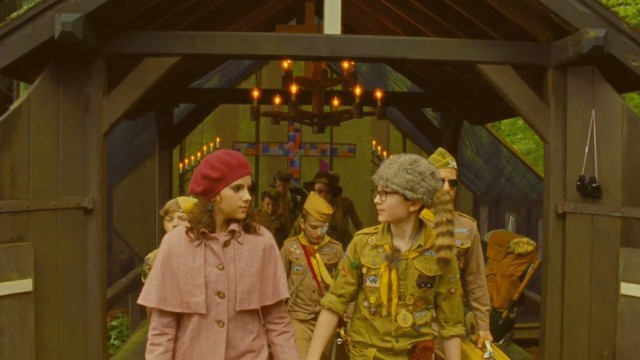 kara-hayward-suzy-and-jared-gilman-sam-in