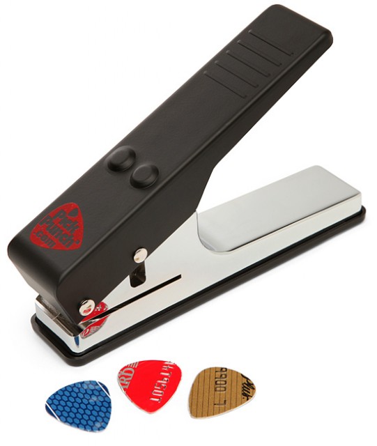 guitar_pick_punch