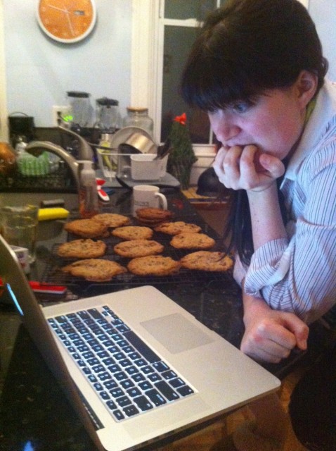 lizz baking cookies