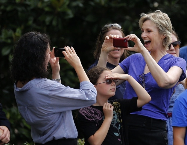 Sunday Funday: The Two-Moms-Are-Better-Than-One Edition