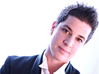 You Should Go: Julie Goldman In Manhattan, Everybody!