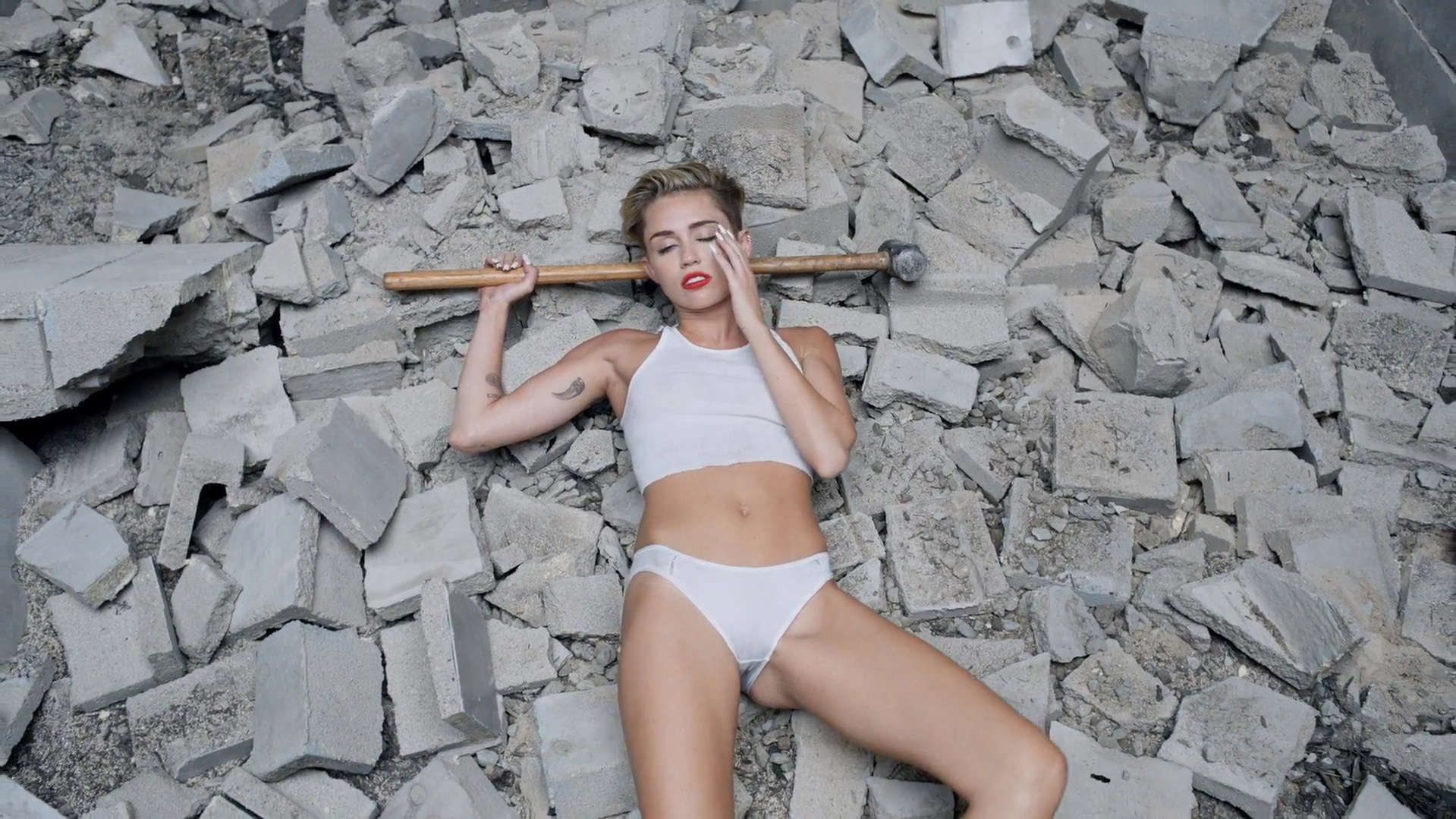Let’s All Write Open Letters To Miley Cyrus And Also Your Mom Forever And Ever