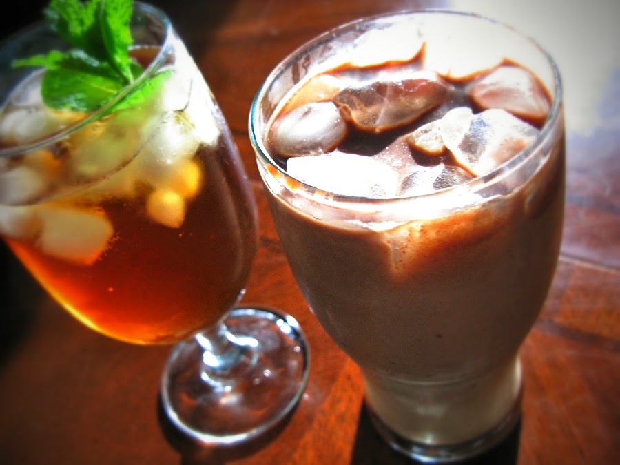 Fixing Your Summer Caffeination Situation With Iced Tea, Simple Syrups and Drink Recipes