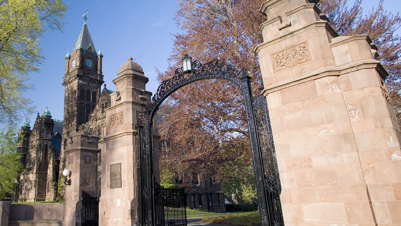 The State of Trans Women and the Seven Sisters: Mount Holyoke Opens Its Doors, Smith and The Rest Drag Heels