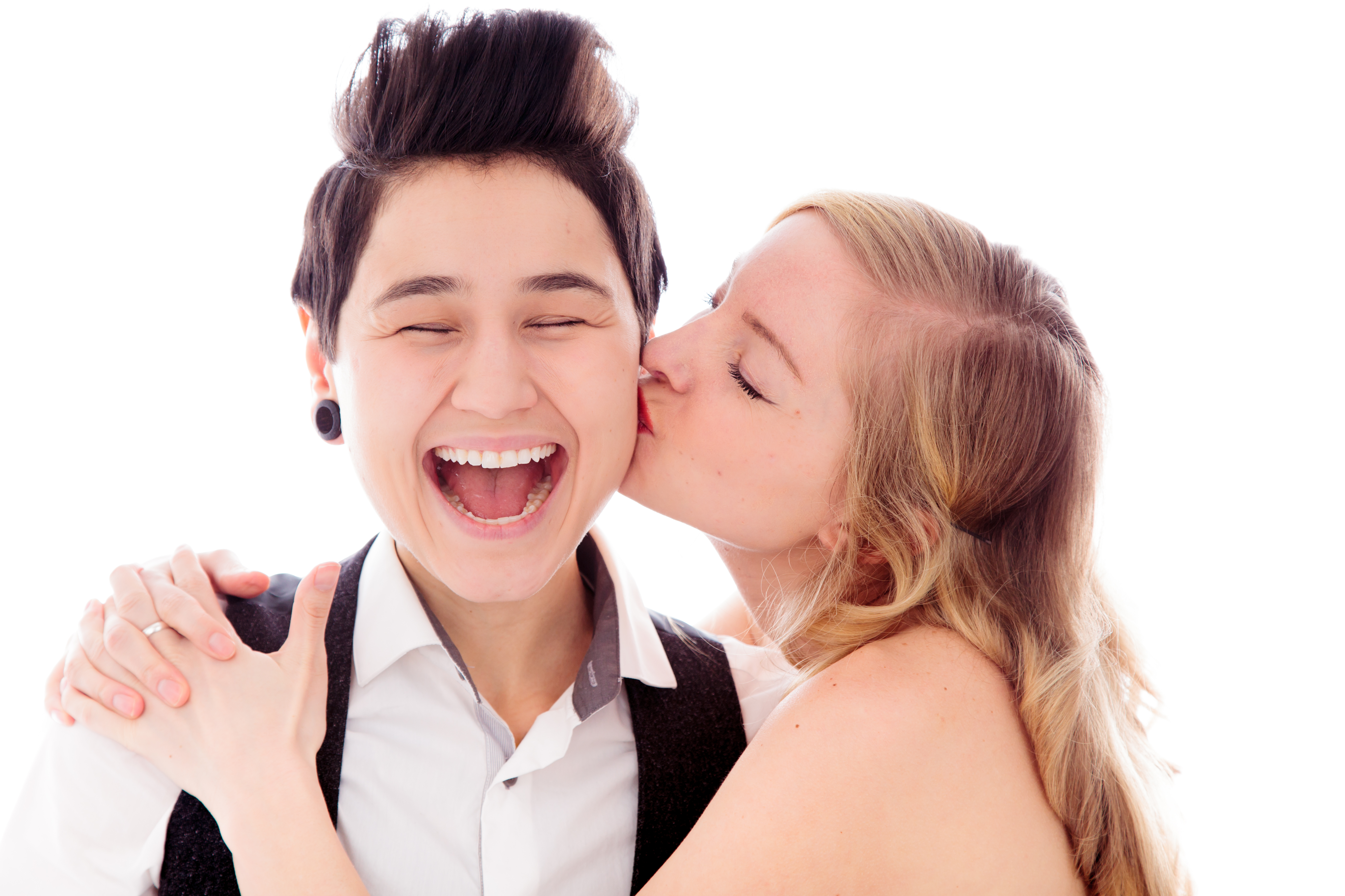 Straight People Think Your Gay PDA is Gross, Study Finds