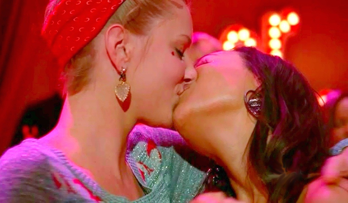 Fan Fiction Friday: Glee’s 10 Hottest Lesbian Sex Scenes