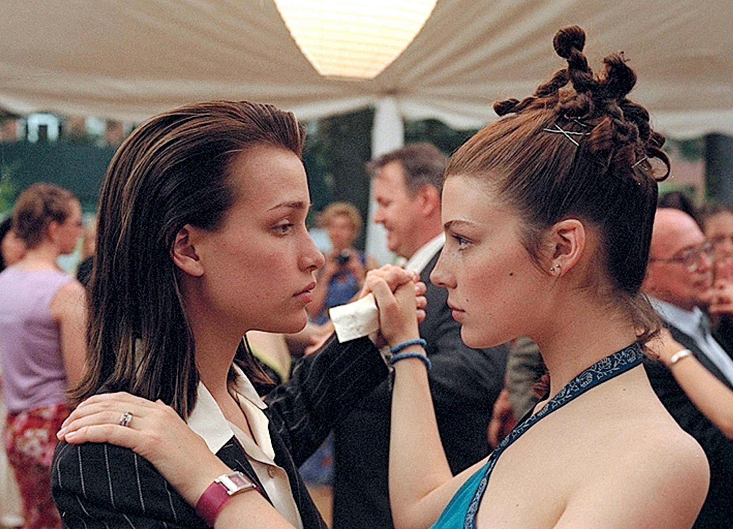 Listling Without Commentary: 27 Excerpts From 1-Star Reviews Of Bad Lesbian Movies