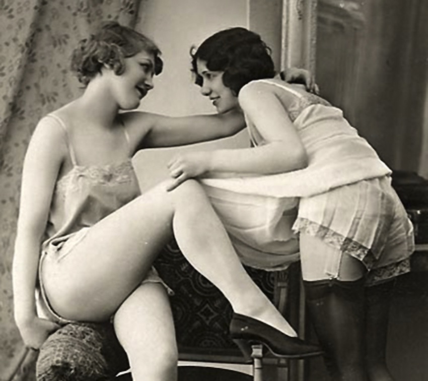 10 Theories About How Lesbians Have Sex From Straight People In History