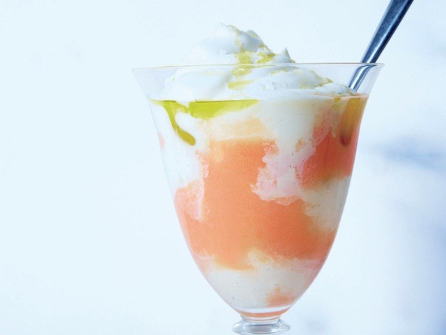 blood-orange-curd-sundaes-with-olive-oil-and-sea-salt3-940x560
