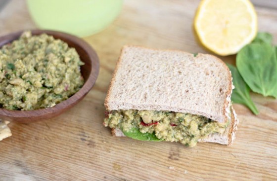 smashed-chickpea-pesto-sandwich-34-560x367