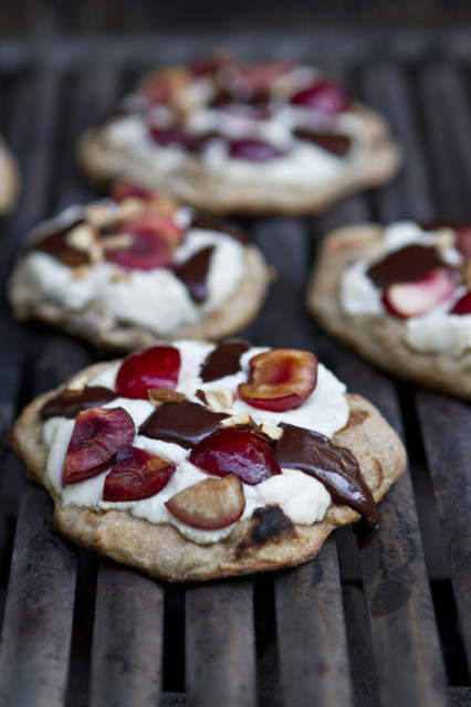 Chocolate-Cherry-Ricotta-Pizza1