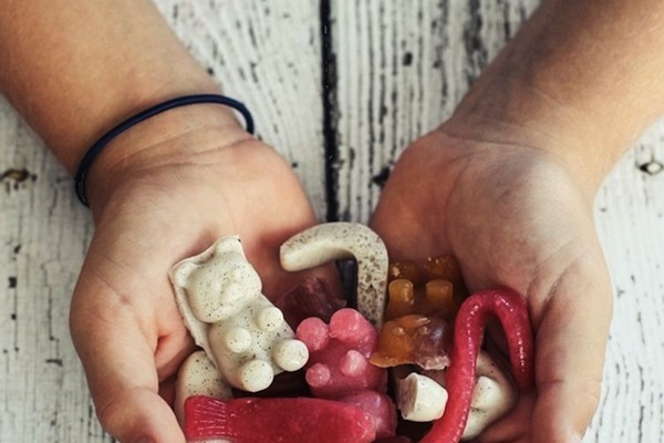 homemade-gummy-bears-with-no-added-sugar