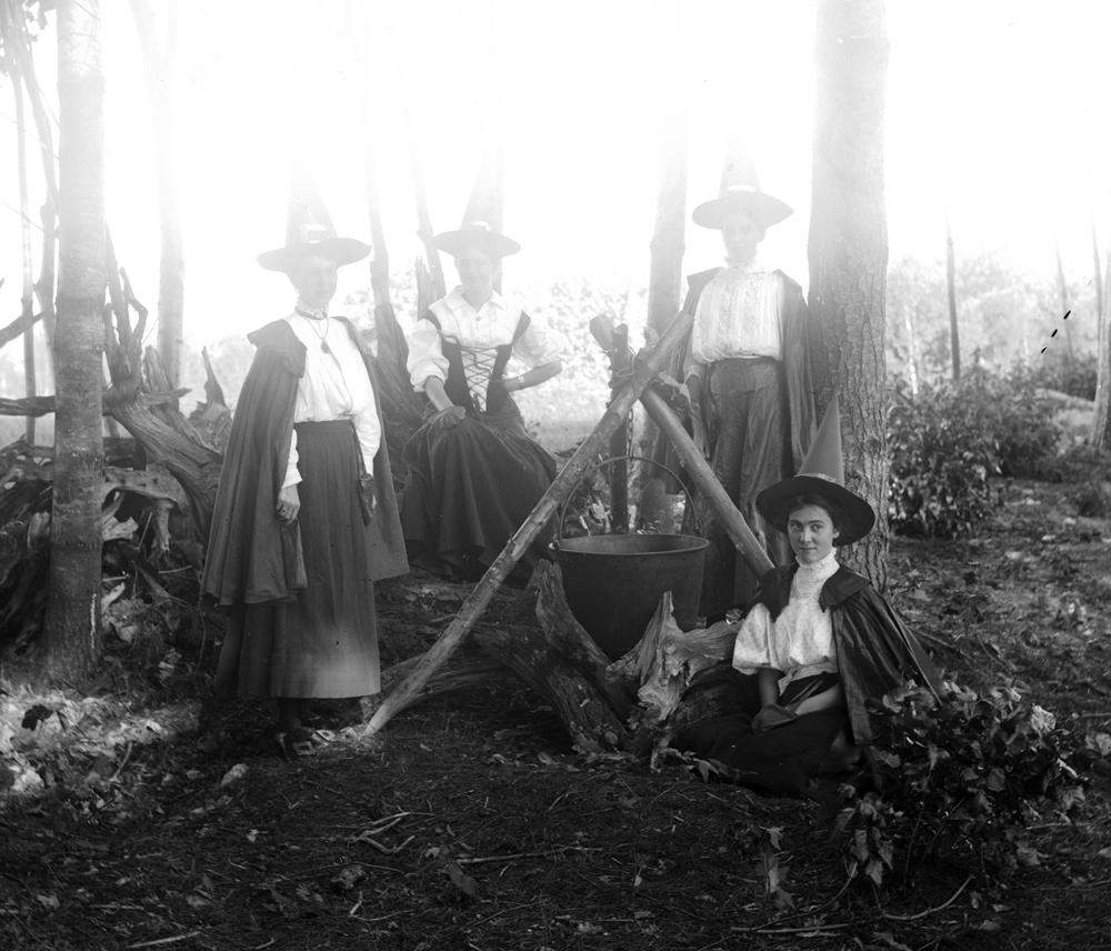Witch Hunt: Welcome to the Coven