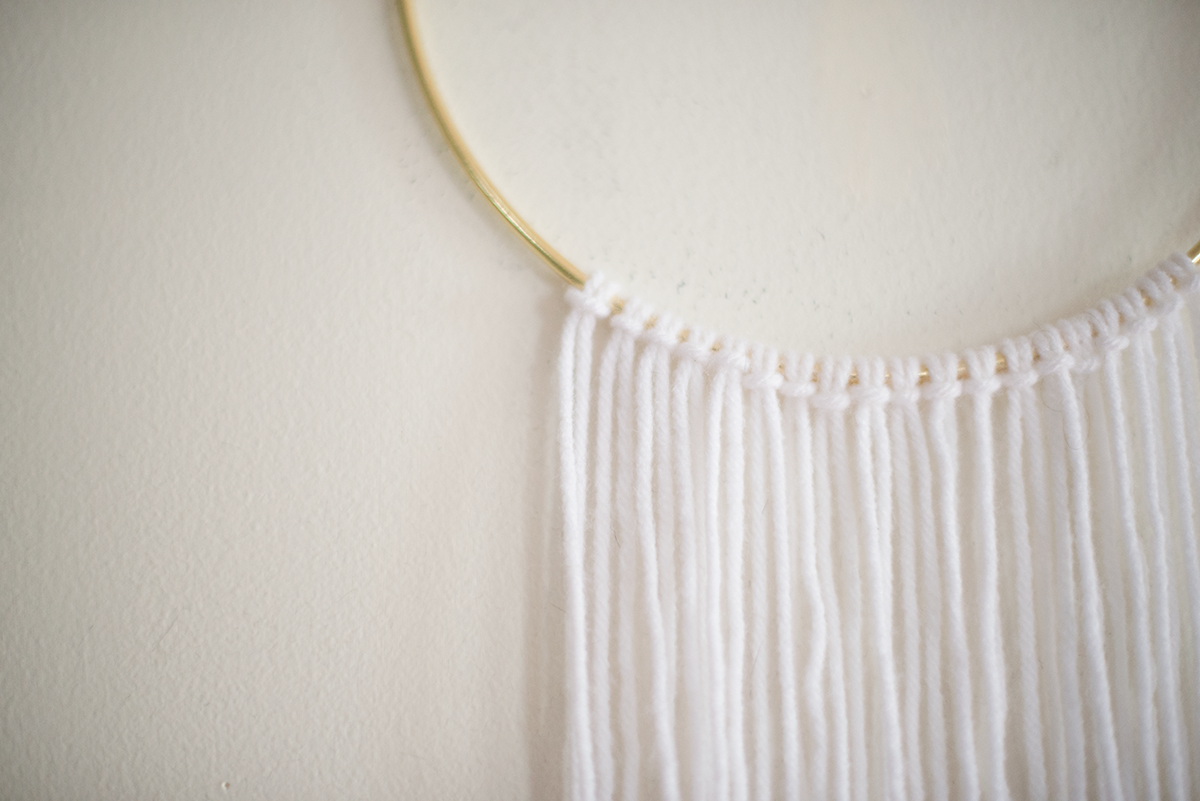 Homesteady: Dip-dyed Yarn Wall Hanging