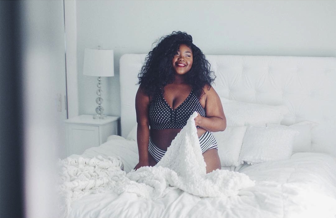 NSFW Lesbosexy Sunday Wants To Be All Over You