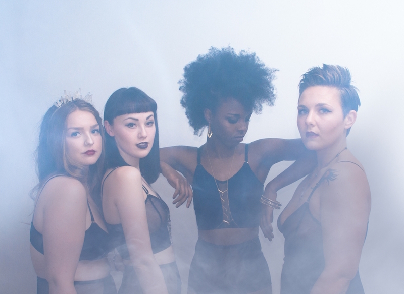 NSFW Lesbosexy Sunday Wants To Kiss You In An Apple Orchard