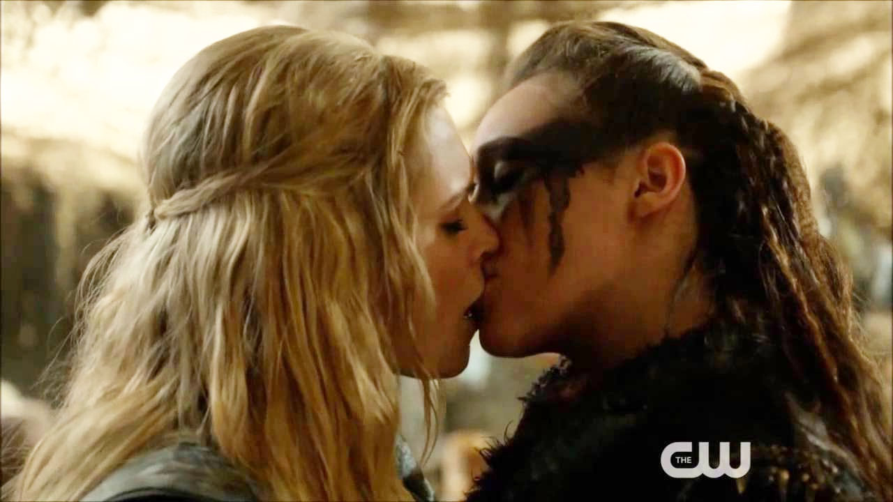 Fan Fiction Friday: You’re Getting Clexa For Christmas