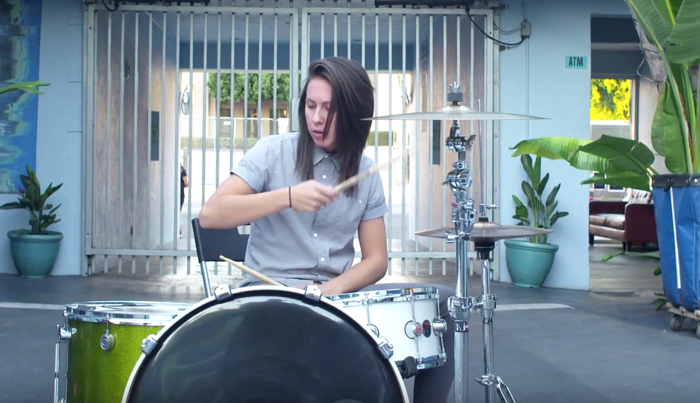 MUSIC VIDEO: Julia Nunes’ “Make Out” Features Cute Couples Kissing, Alex Vega On Drums and Also Mary