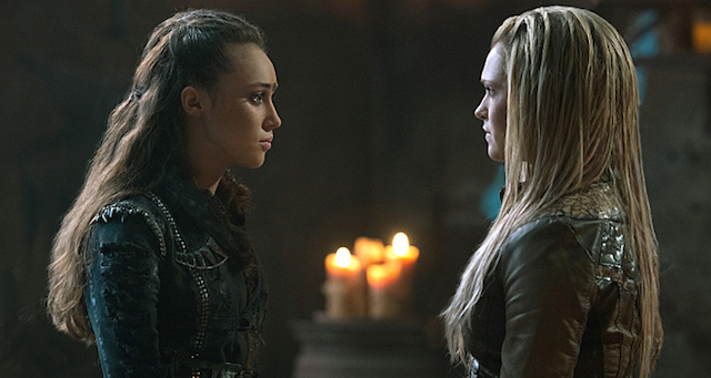 Boob(s On Your) Tube: Clarke and Lexa Are Totally In Love, Pass It On
