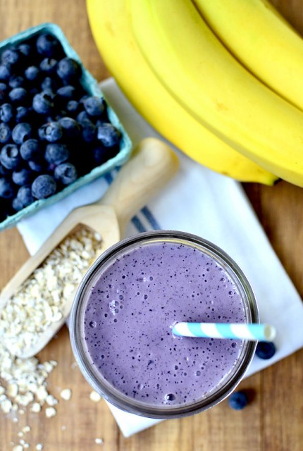Blueberry-Muffin-Smoothie-iowagirleats-02_mini