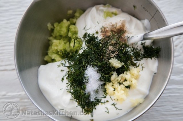 Tzaziki-Sauce_-5-600x400
