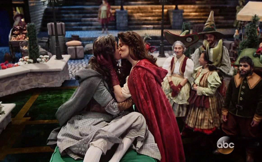 Boob(s On Your) Tube: Two Women Actually Touched Mouths on “Once Upon a Time”