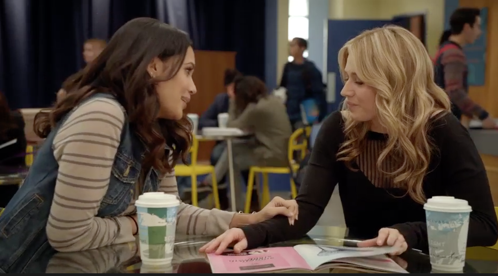 Faking It Episode 308 Recap: Just Pick “Bisexual” So We Can Have Christmas!