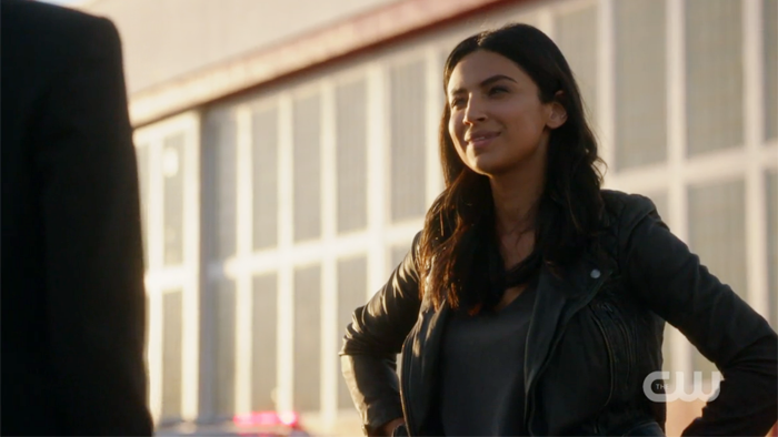 Superqueero Roundup Recap: Maggie Sawyer And Alex Danvers Walk Into A Gaylien Bar