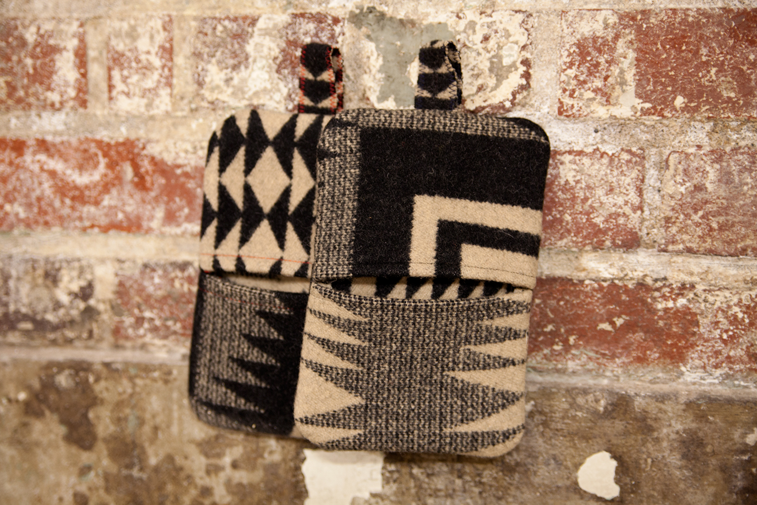 Make A Cute, Giftable DIY Oven Mitt Real Quick and Win the Holidays