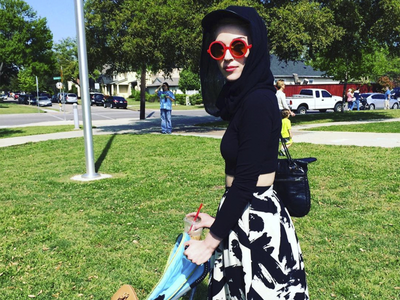 No Filter: Annie Clark As The Ghost Of Easter Past