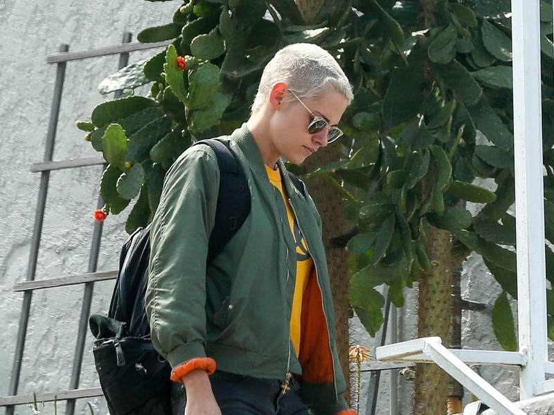 RETURNING A SWEATSHIRT?? Kristen Stewart Seen Leaving Ex Alicia Cargile’s Home