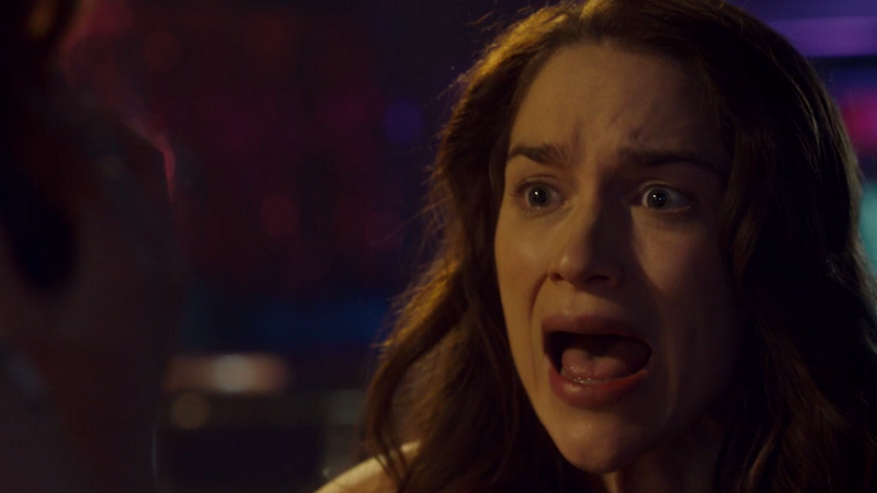 Wynonna makes an AHHH face