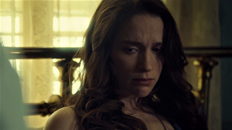 Wynonna looks so SAD IT HURTS