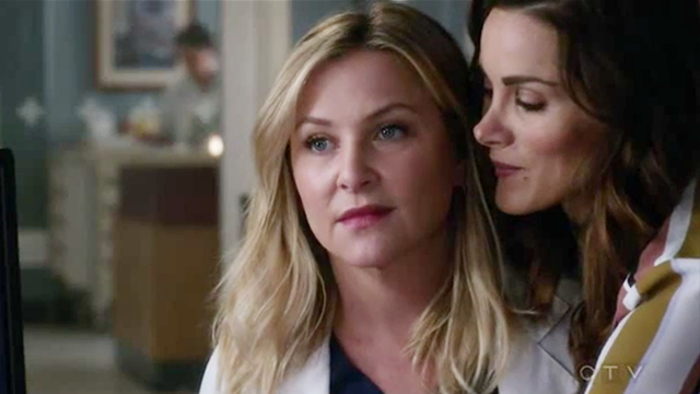 Boob(s On Your) Tube: Lovable Lesbian Sex Is Back On “Grey’s Anatomy”