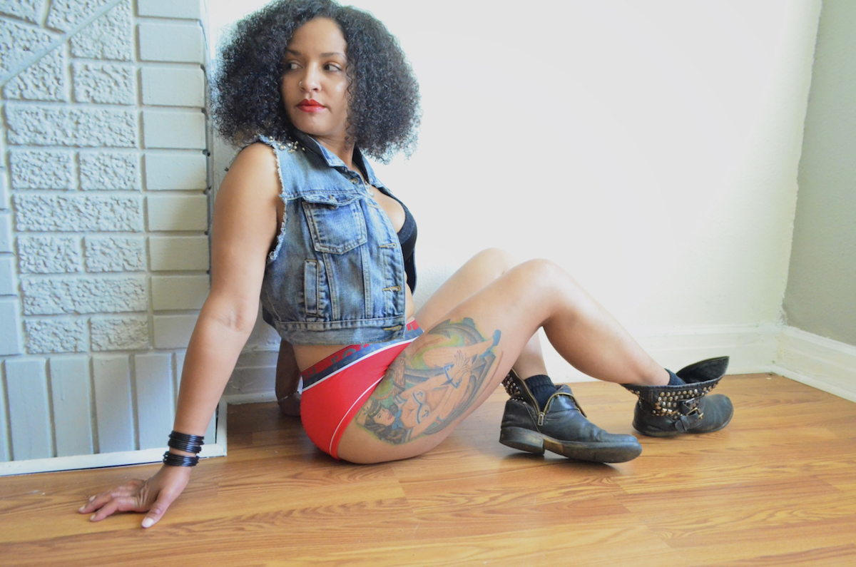 NSFW Lesbosexy Sunday Knows How To Muff