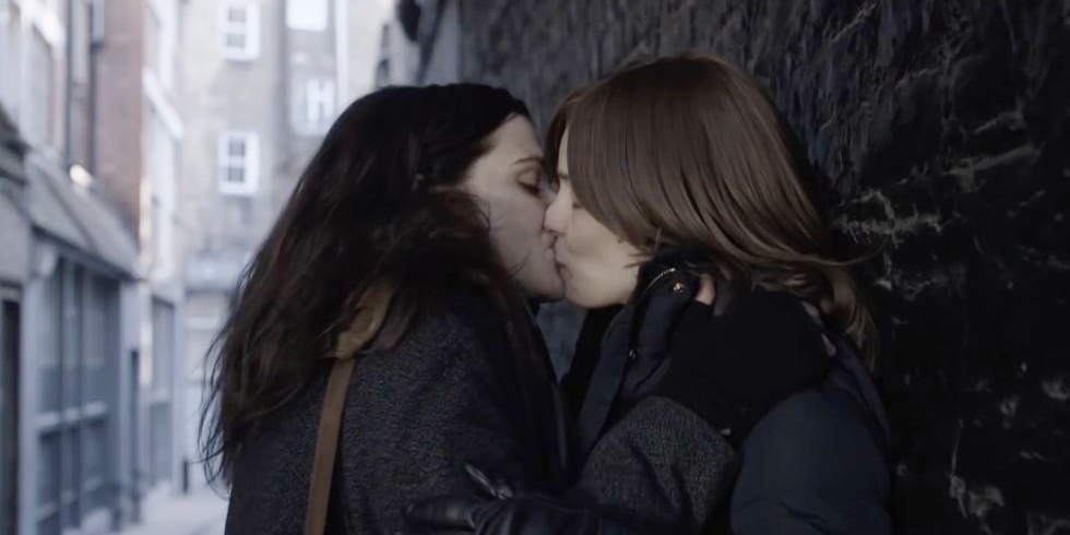“Disobedience” Review: Urgent Kisses, God, and Lesbian Spitplay