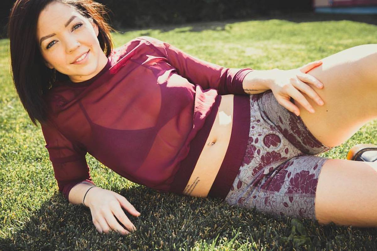 NSFW Lesbosexy Sunday Wants to Bone When She’s Old