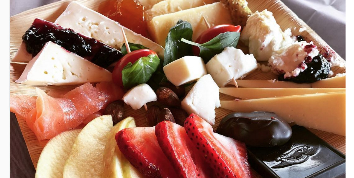 8 Times A-Campers Made Cheese Plates and We Were Like, “Wow, Yes”