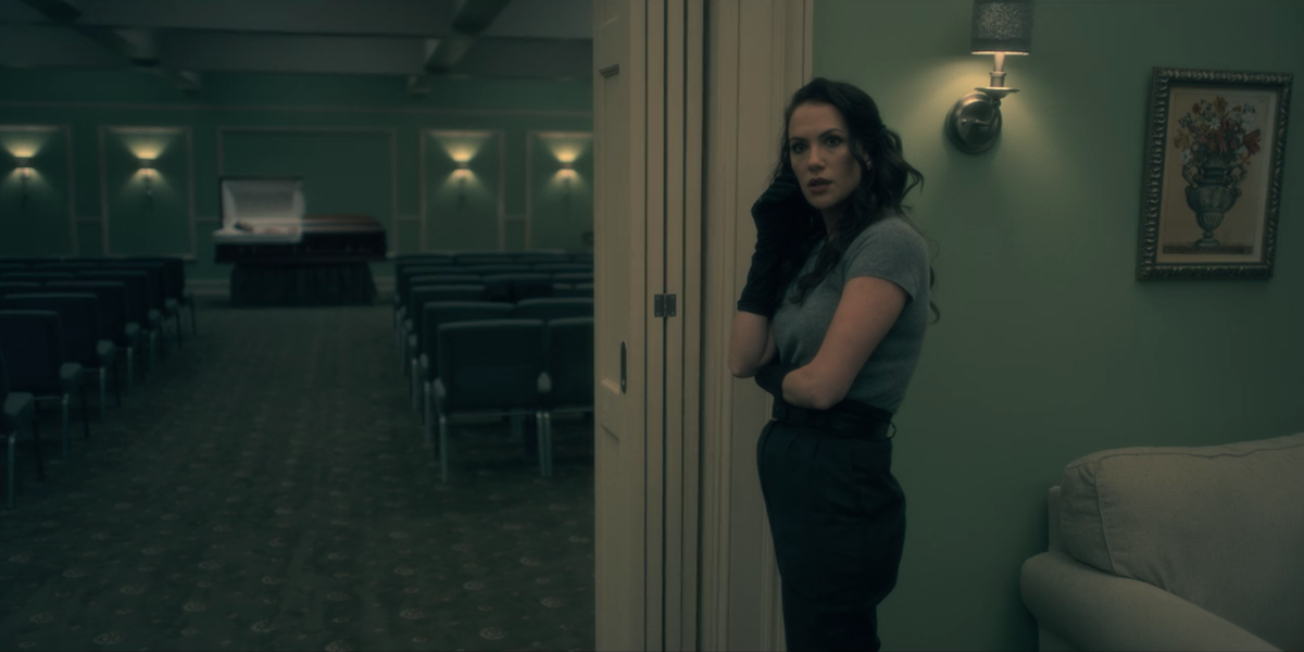 Netflix’s New “Haunting of Hill House” Gave Us a Lesbian Who Lives, Took Our Whole Weekend