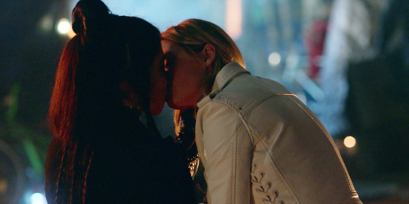 “Marvel’s Runaways” Gets Gayer, Better, and Flashier in Season 2