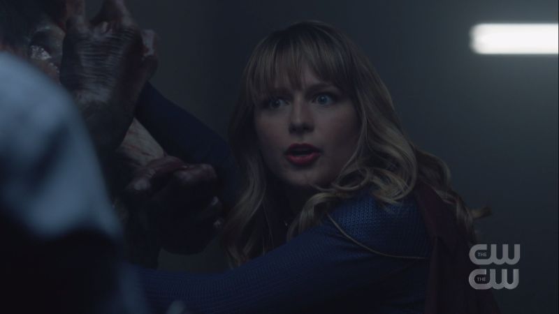 supergirl looks frantic