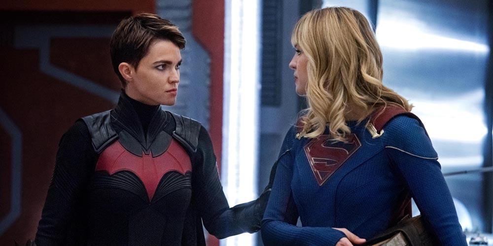 Pop Culture Fix: Batwoman and Supergirl Crossovering, T-O-U-C-H-I-N-G